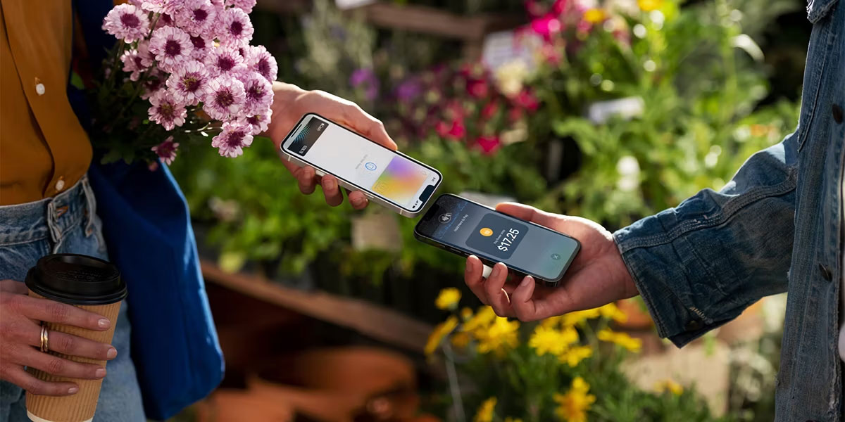 Chạm để thanh toán giữa hai iPhone