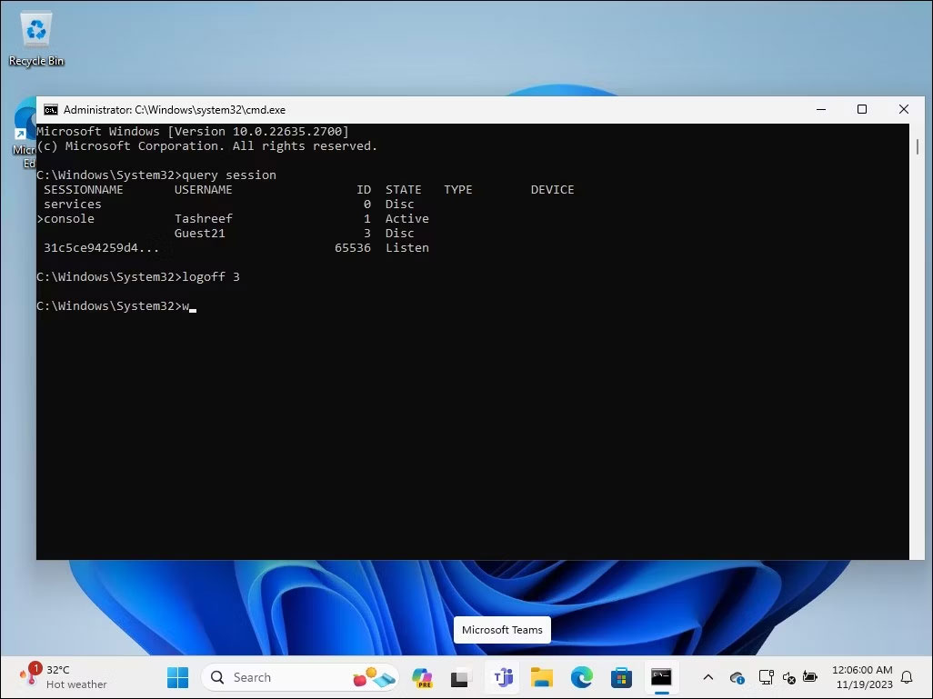 Command Prompt với lệnh đăng xuất chạy trên Windows 11