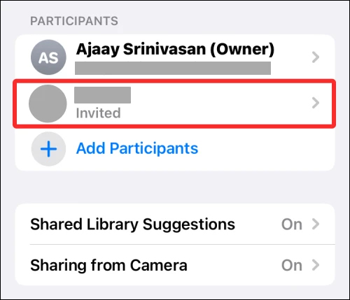 Chọn người muốn xóa khỏi thư viện chia sẻ trên iPhone