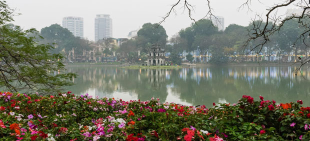 Tháng Giêng về lất phất mưa xuân