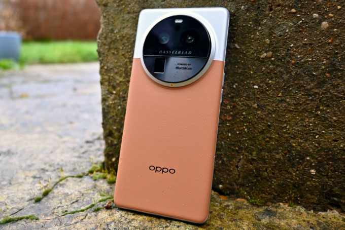 Oppo Find X6 Pro (153 điểm)