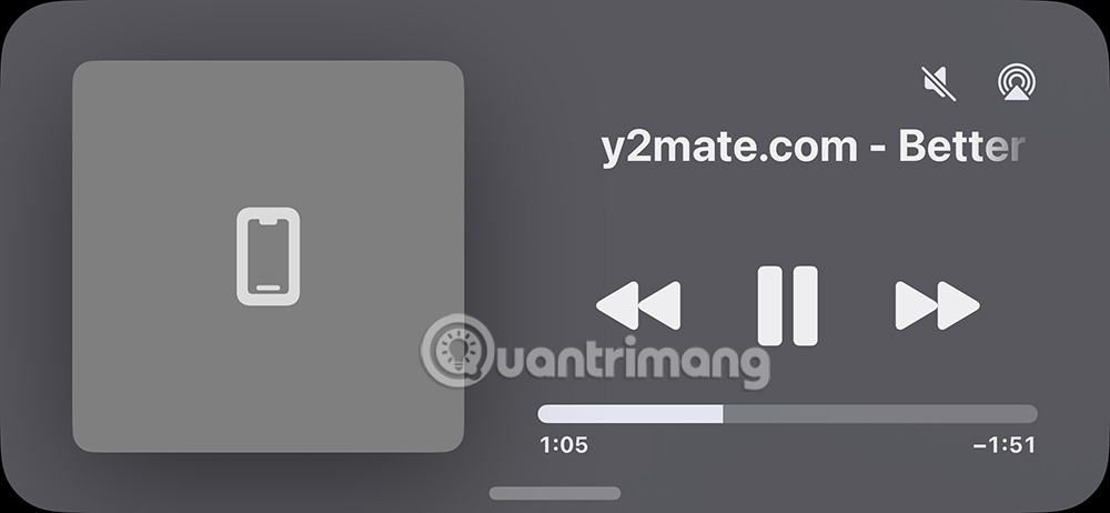 Giao diện phát nhạc toàn màn hình ở StandBy trên iPhone 
