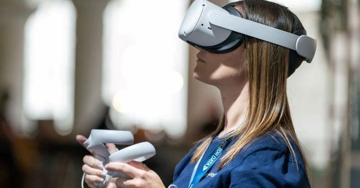 Kính thực tế ảo