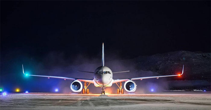 Đèn trên thân máy bay