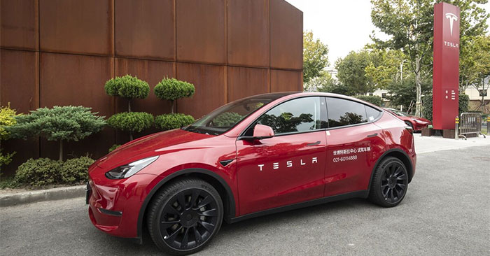 Tesla Model Y tại showroom ở Thượng Hải