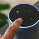 Alexa có luôn lắng nghe bạn không? Làm thế nào để ngăn việc này?