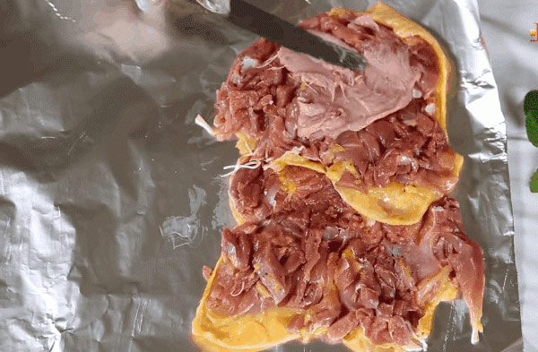 Cuộn thịt gà với mọc