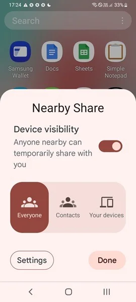 Bật Device visibility trong Nearby Share với cài đặt chia sẻ được điều chỉnh thành Everyone.