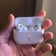 3 màu đèn báo trên hộp sạc AirPods có ý nghĩa gì?