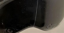 Người dùng Apple Vision Pro gặp vấn đề kính bị nứt 