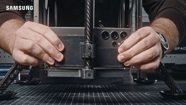 Để mang Galaxy S24 Ultra lên vũ trụ một cách an toàn, Samsung đã thiết kế hai khung xương bằng sợi carbon.