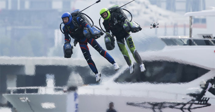 Các tay đua ở Dubai ngày 28/2