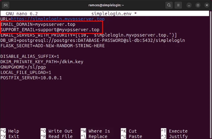 Terminal highlight các phần của file môi trường chỉ cần root domain của máy chủ.