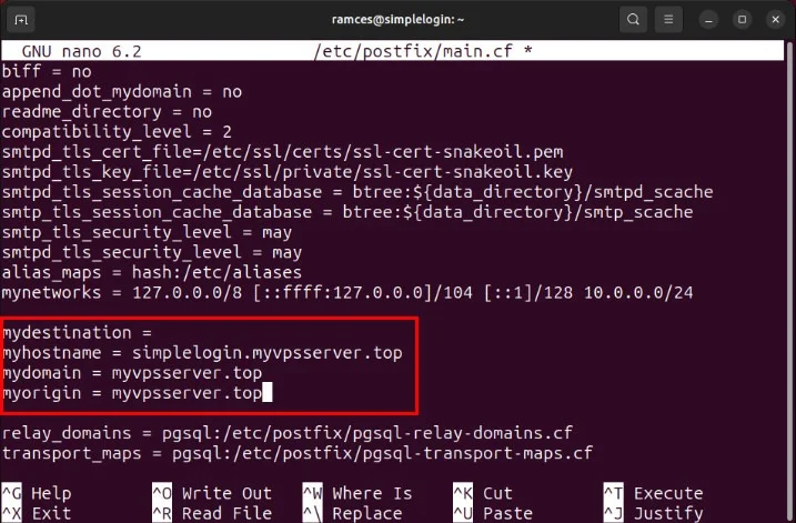 Terminal highlight tên máy chủ và domain block cho file cấu hình Postfix.