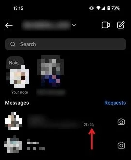 Biểu tượng tắt tiếng bên cạnh chuỗi tin nhắn hiển thị trong ứng dụng Instagram.