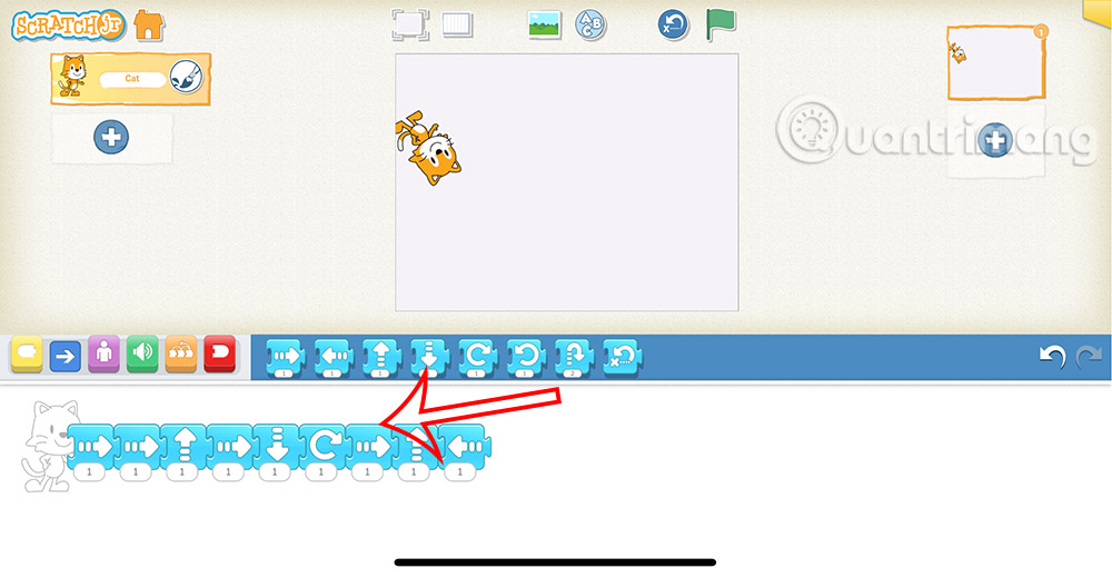 Dùng khối lệnh di chuyển trong ScratchJR