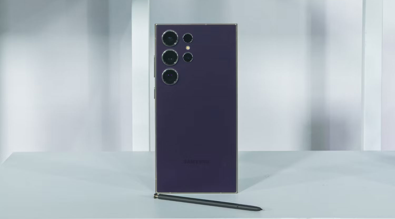 Mặt lưng Samsung Galaxy S24 Ultra Titanium