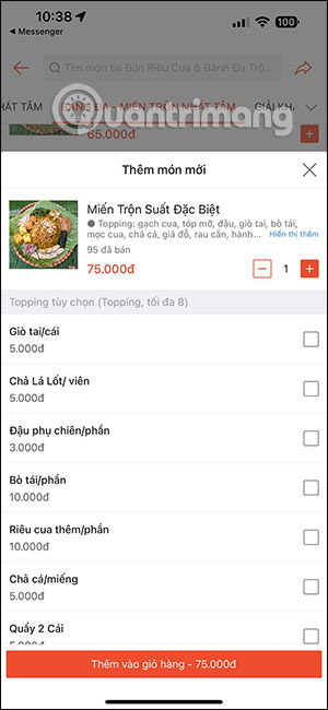 Thành viên chọn các món trong menu của nhóm ShopeeFood