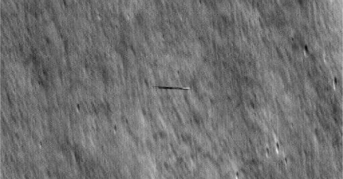 Tàu LRO chụp ảnh tàu Danuri khi đang bay cao hơn khoảng 5 km. Ảnh: NASA/Goddard/Arizona State University