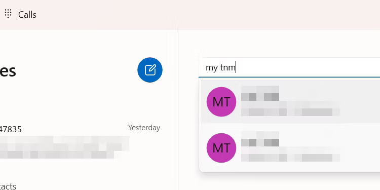 Tìm kiếm liên hệ trong ứng dụng Phone Link trên Windows.