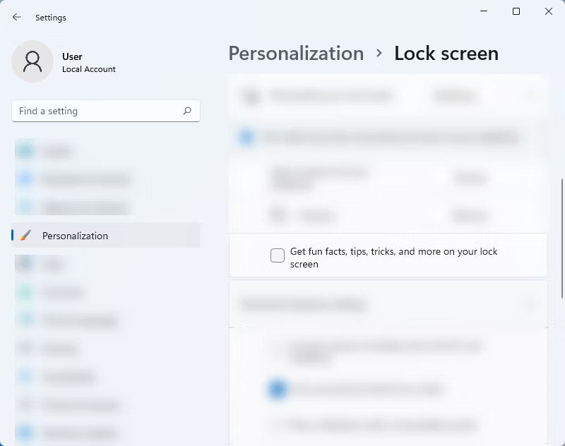 Bỏ chọn Get fun facts, tips, tricks, and more on your lock screen