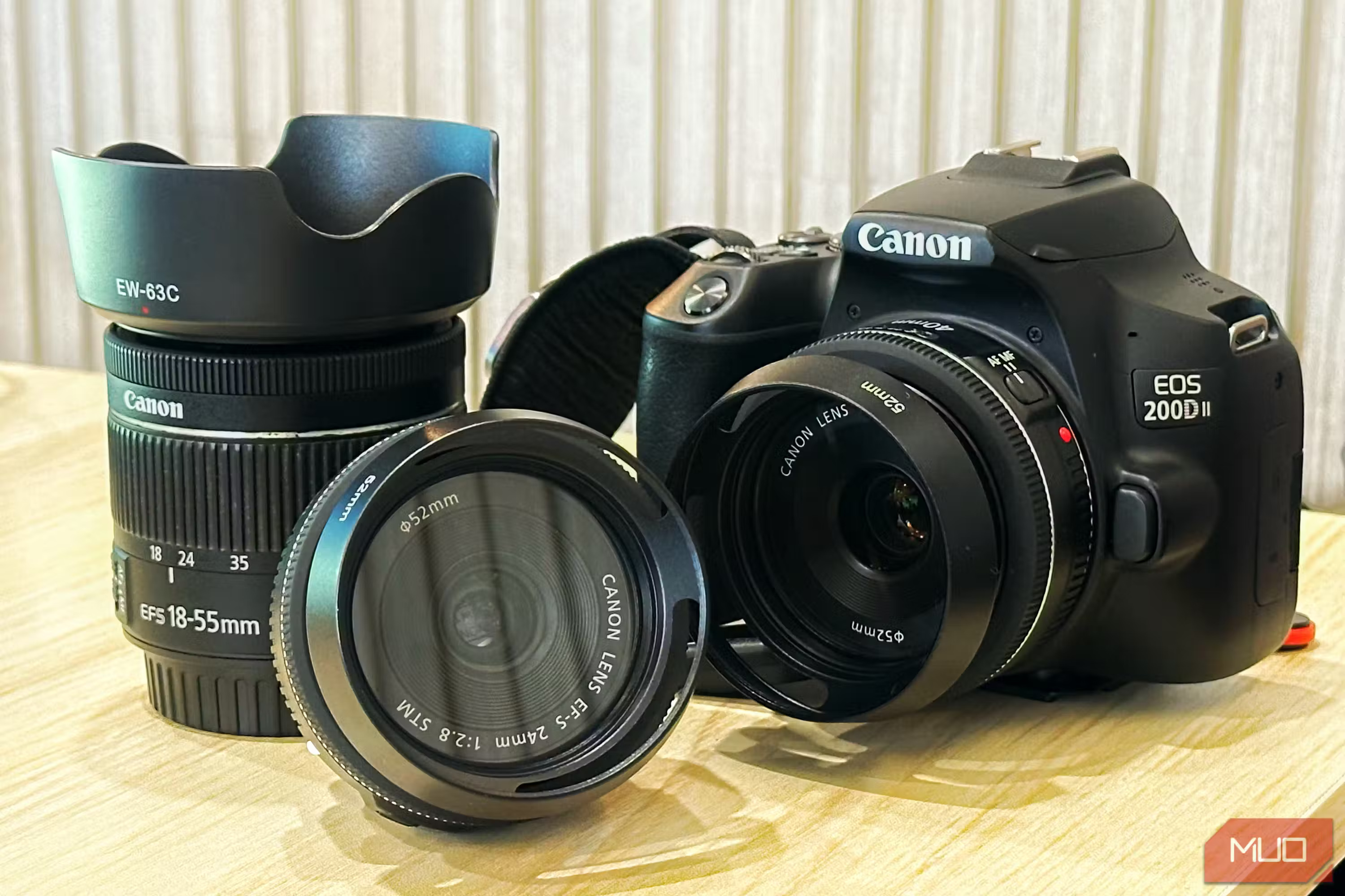 Máy ảnh và ống kính Canon