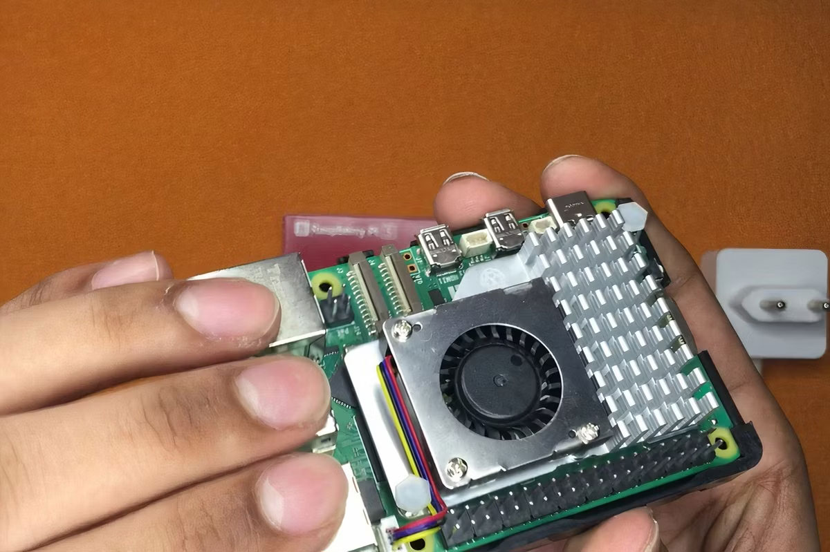 Raspberry Pi 5 đã được cài đặt tản nhiệt