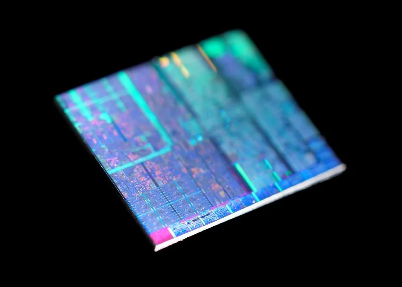 Cận cảnh CPU Intel kiến trúc 14nm