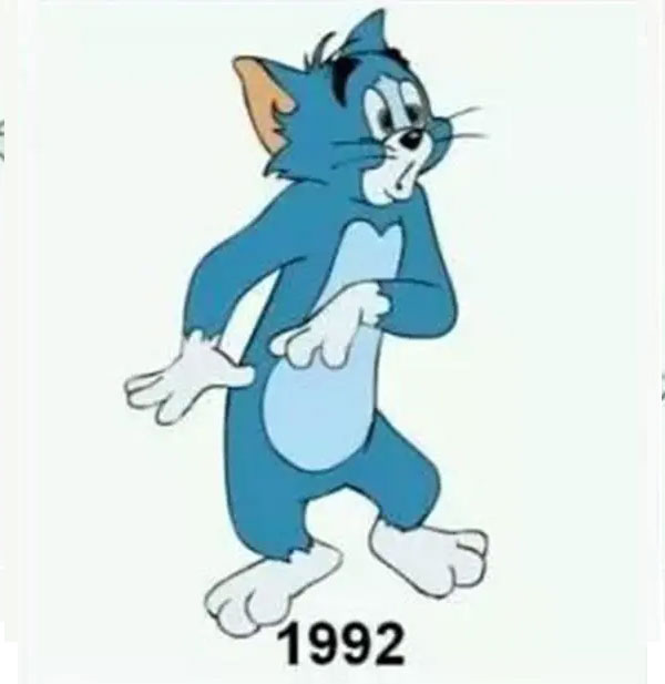 Năm 1992, hình ảnh của Tom đã trở lại với một chú mèo trưởng thành màu xanh lam do những fan cũ không thích phiên bản mini của Tom.