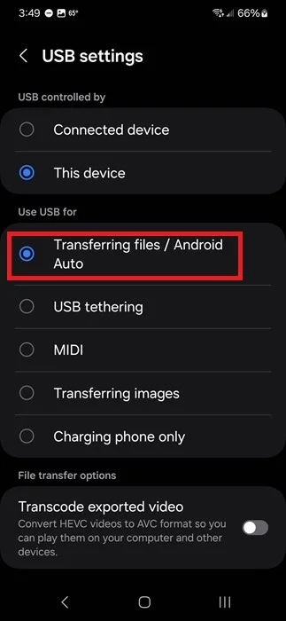 Gỡ cài đặt ứng dụng trên Android bằng cách kết nối với máy tính qua USB và xóa file.