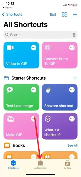Chuyển sang tab Automation trong ứng dụng Shortcuts trên iPhone.