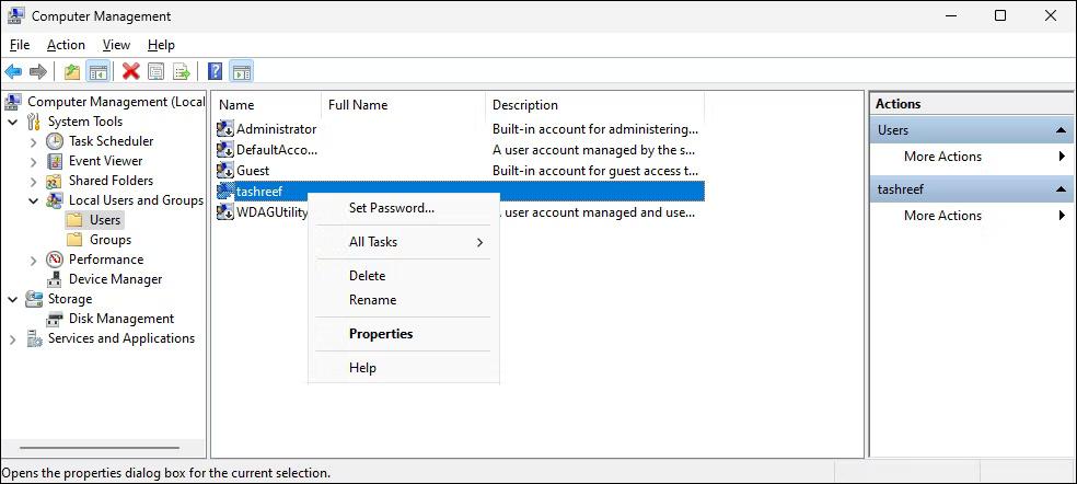 Hộp thoại Computer Management với snap-in Local Users and Groups