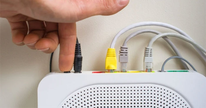 Khởi động lại Router