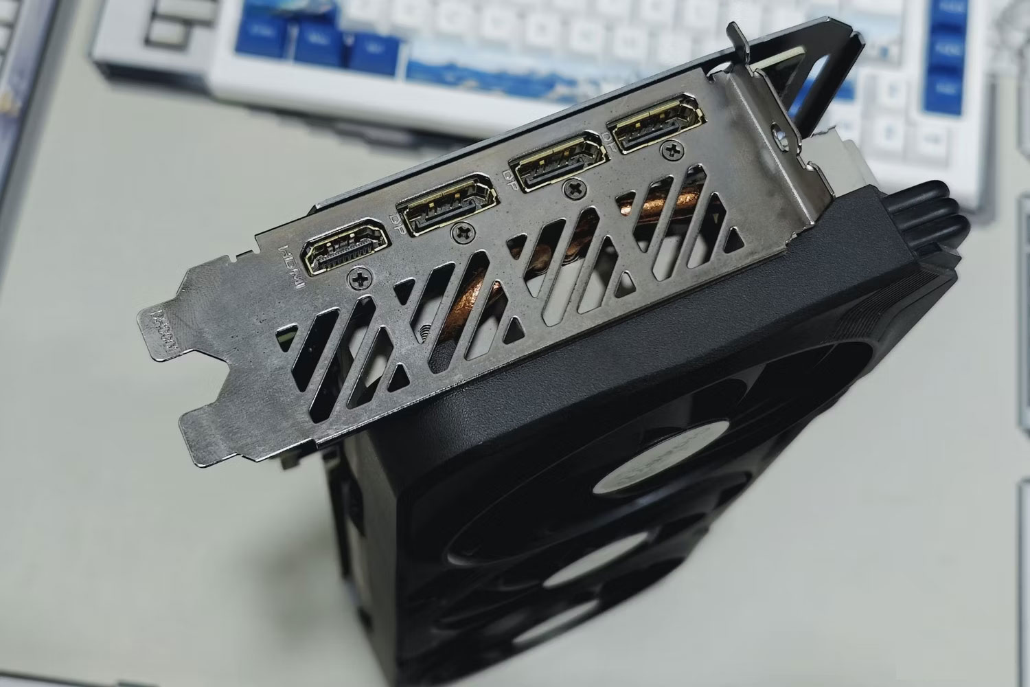 Sự khác biệt giữa ổ SSD NVMe, SATA và M.2