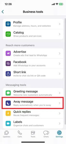 Nhấn vào tùy chọn Away message trong WhatsApp Business.