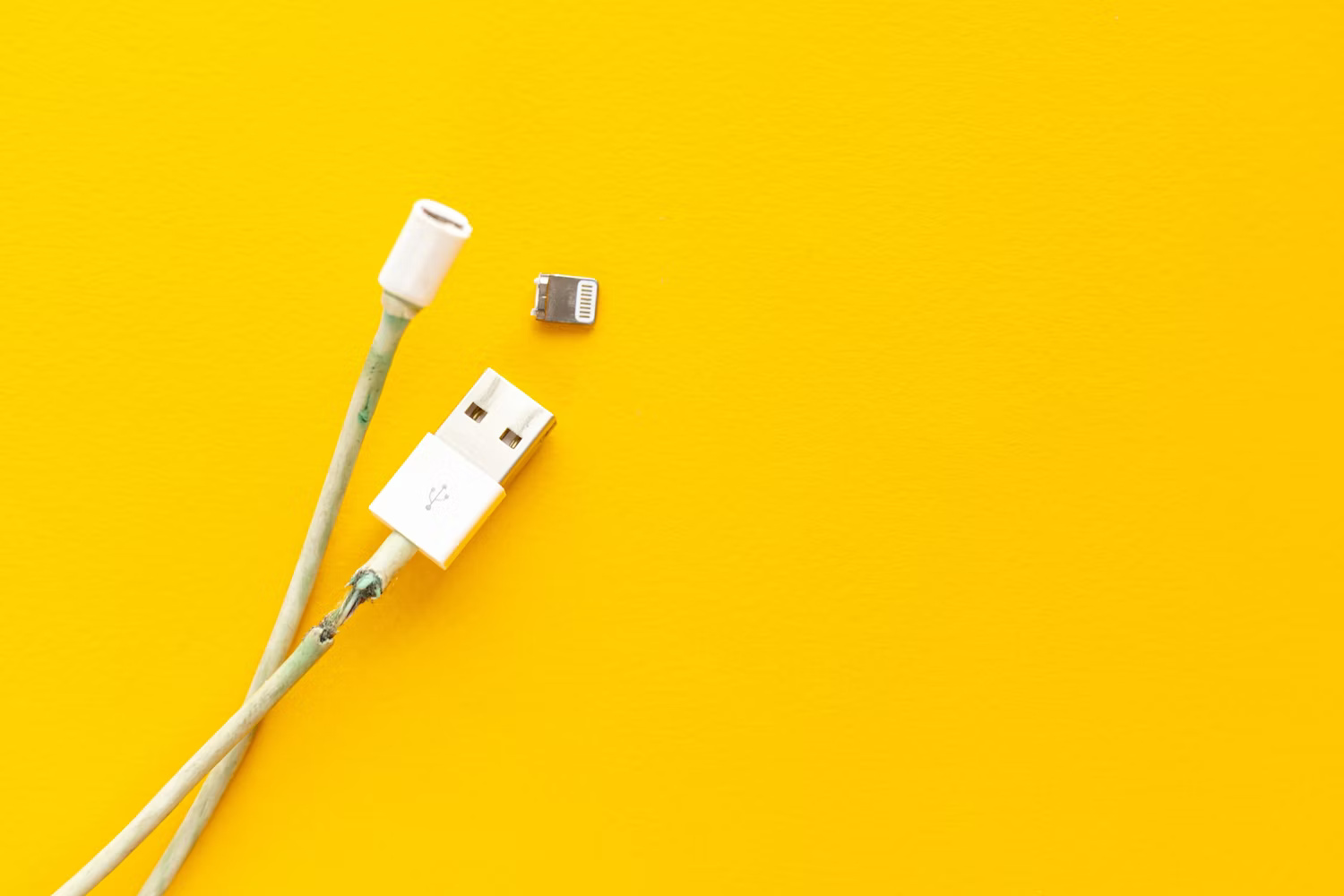 Cáp sạc điện thoại bị hỏng