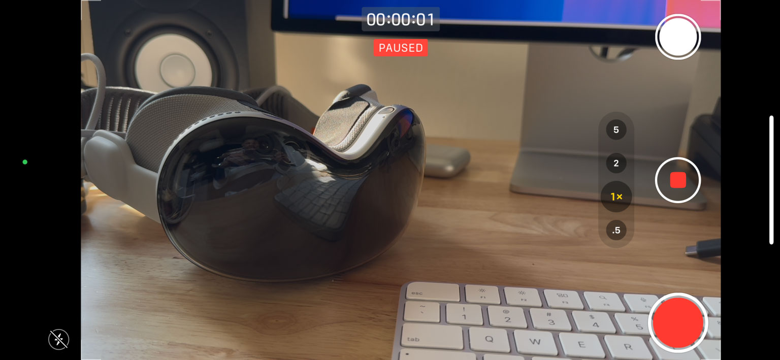 Video tạm dừng trong khi đang quay bằng ứng dụng Camera trong iOS 18 RC