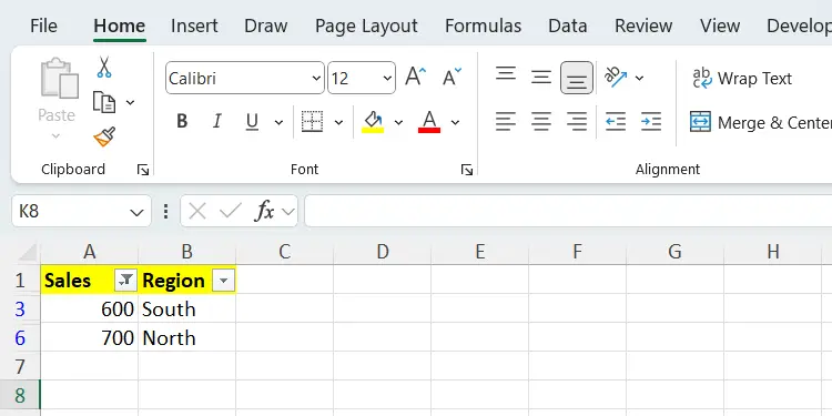 Phạm vi dữ liệu bán hàng và khu vực đã lọc trong Excel.