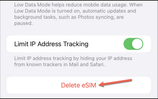 Chọn xóa eSIM trên iPhone