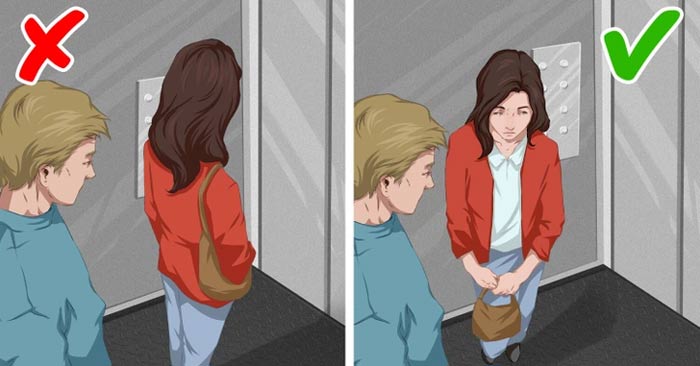 Đứng gần cửa thang máy