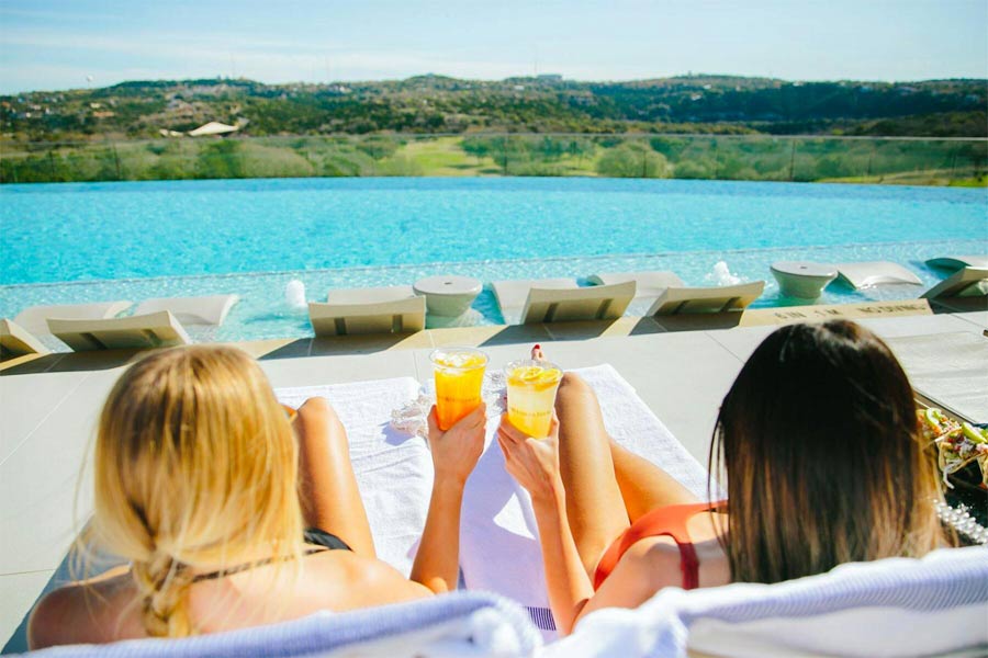 Mẹo giúp bạn đi du lịch như người giàu