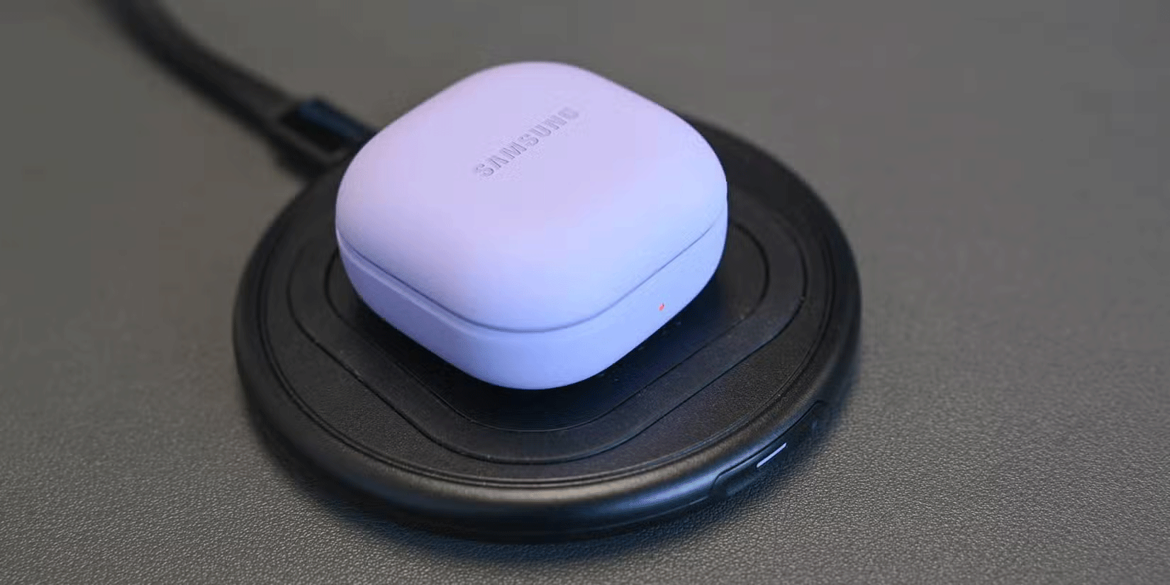 Galaxy Buds2 Pro sử dụng sạc không dây