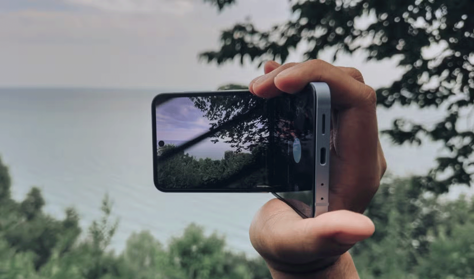 Sử dụng camera trên Samsung Galaxy Z Flip 6 ở Flex Mode