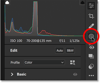 Nhấp vào biểu tượng Masking trong thanh công cụ Camera Raw