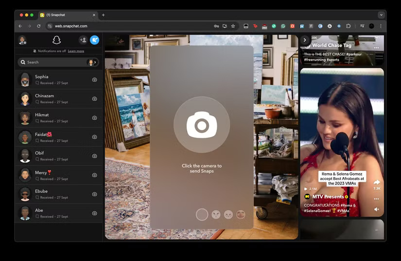 Màn hình chính của Snapchat Web có video ngắn ở bên phải
