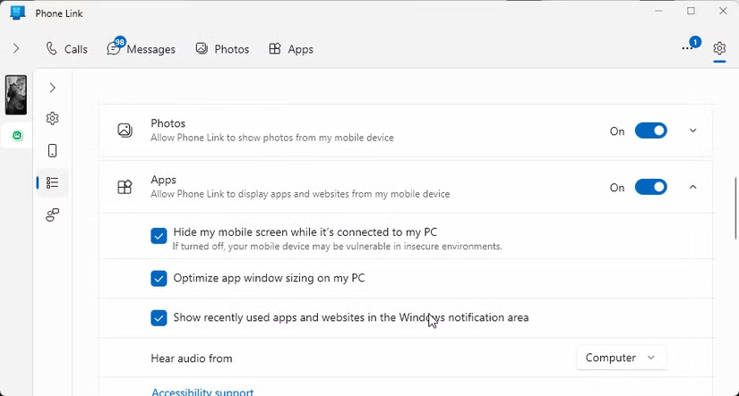 Phone Link với tùy chọn Hide my mobile screen while it's connected to my PC trên Windows 11