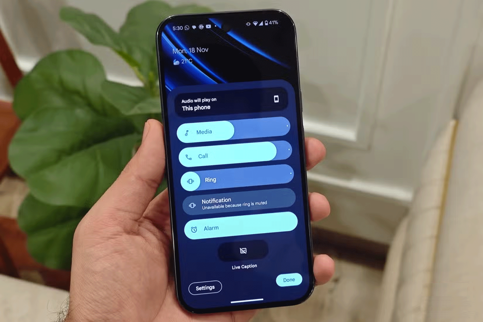 Bảng điều khiển âm lượng mới trong Android 15