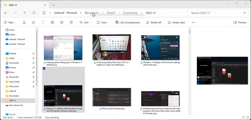 Windows 11 File Explorer với hình ảnh ngẫu nhiên