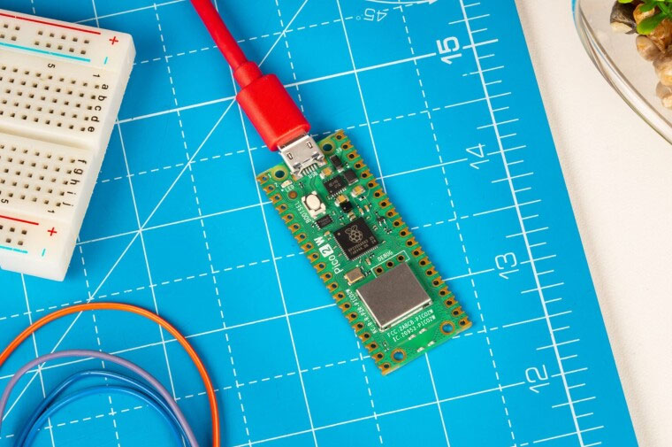 Raspberry Pi Pico 2 W