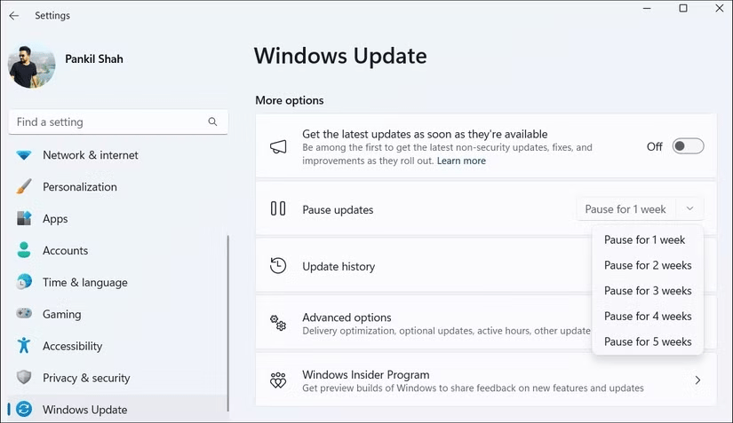 Tùy chọn Pause updates trong ứng dụng Settings